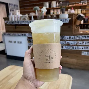 Honey yuzu oolong tea with aloe