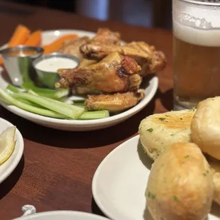 chicken wings and fried chicken, chicken, food, chicken wings, fried chicken wings, bbq chicken, poultry, bbq wings, fried chicken