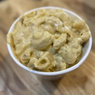 Mac n cheese with a mild jalapeño kick