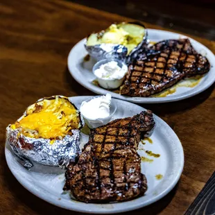 Woodbooger Bar and Grill