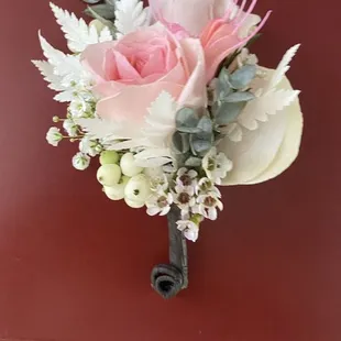The groom's boutonnière
