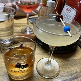 Bourbon drink and gin drink