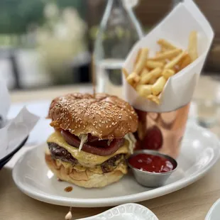 Happy hour Tavern Burger ($15)