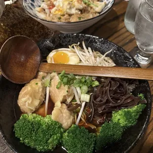 Chicken wonton ramen with broccoli
