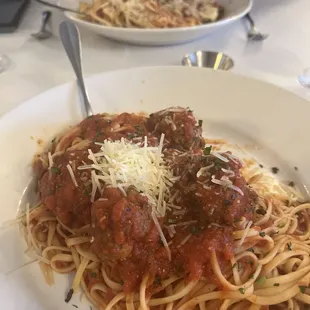 Pasta with meatballs .