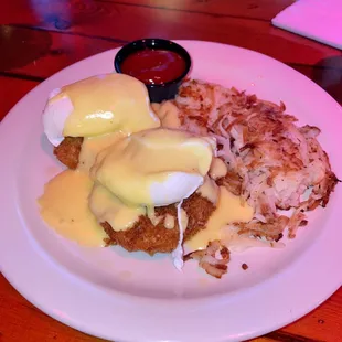 Crab cake eggs benedict