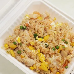 PINEAPLE FRIED RICE WITH CHICKEN OR SHRIMP AND VEGETABLES...