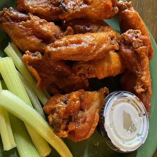 Hot wings, traditional, with ranch. Very well sauced and cooked properly.