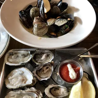 Steamed Mussels & Clams