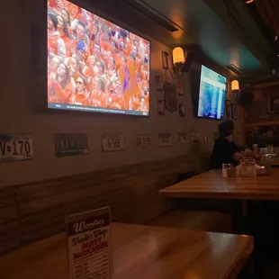 Many TVs with sports