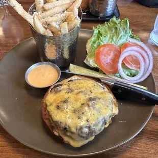 Woodin Creek Classic Burger