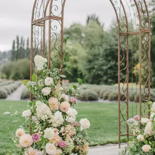 Arbor included in venue rental fee (floral design by Bonnie of Petal + Posy)