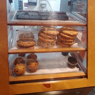 Dessert case