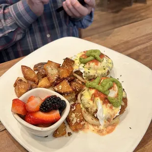 Crab cakes eggs Benedict