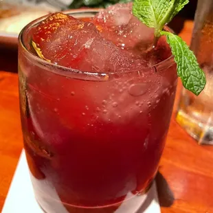 Pomegranate mojito