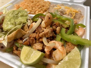 Los Jilbertos Taco Shop