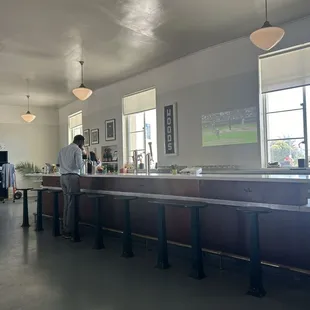Seating bar