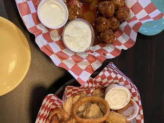 Tanners Grill & Bar