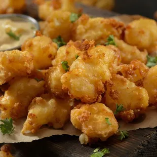 a pile of fried tater tots