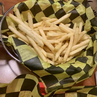 Side of shoestring fries