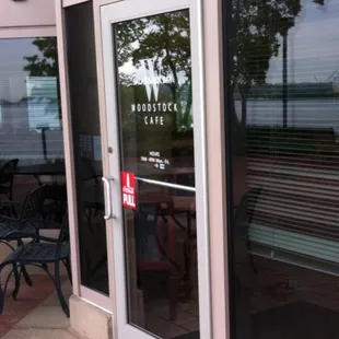 Entrance to the Woodstock Cafe