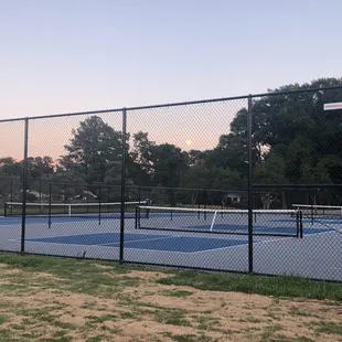 Tennis/pickleball courts
