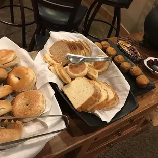 a variety of bagels and bagels