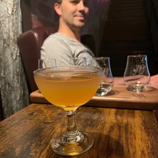 Honey gin cocktail
