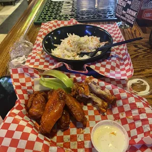 Half Dozen Wings (6) hot  Coleslaw