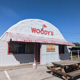 the outside of woody's