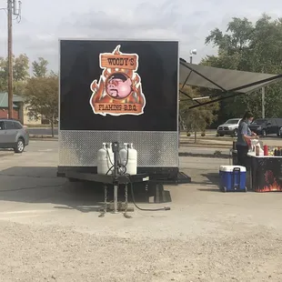 Woody&apos;s Flaming BBQ