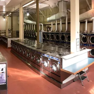 Woody's Laundromat 12-2016