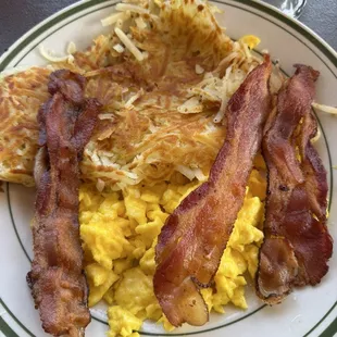Bacon, eggs and hashbrown