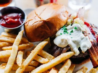 Lincoln Tavern & Restaurant