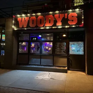 the outside of the restaurant