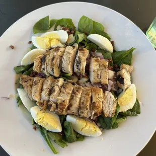 Hearty Spinach Salad with Grilled Chicken