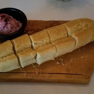 Bread is above average &amp; blackberry butter is excellent