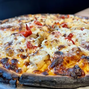 BBQ chicken pizza with red peppers