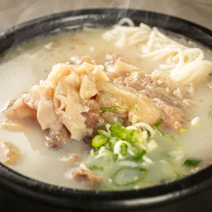 Dogani-Tang (Ox Knee Bone Soup)