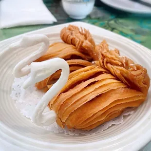 Durian puffs