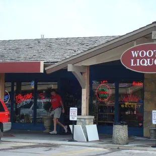 Wooten Liquor- Store Front