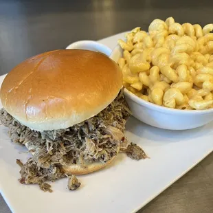 Pulled Pork &amp; Mac/Cheese