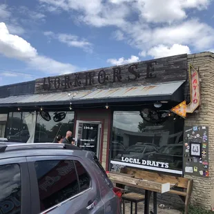 the outside of the restaurant