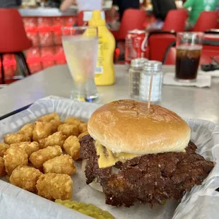 Cheeseburger and tater tots