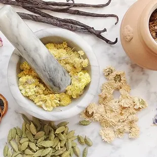 Learn to Make Your Own Organic Holiday Gifts in this workshop.