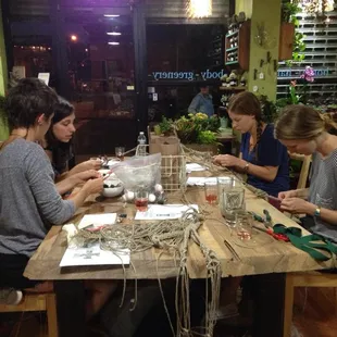 A macrame/knot-tying class