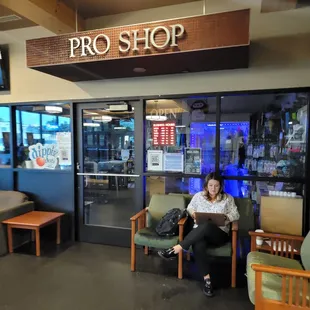 Pro shop/food