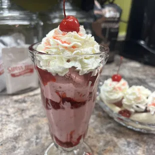 Strawberry Ice Cream Sundae - Bluebell Ice Cream