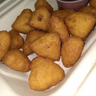 Mac n ' cheese bites