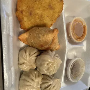 Veggie momo combo